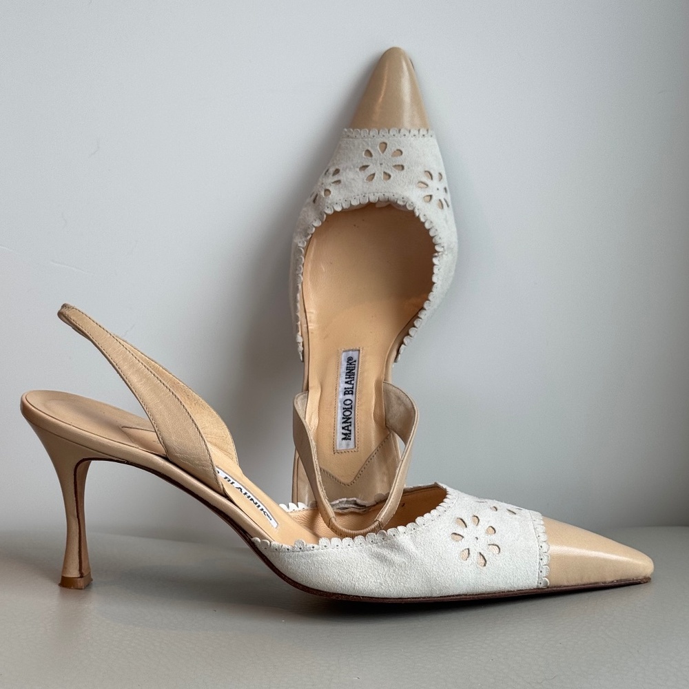Gold toe cream lace Manolo Blahnik sling back - size 40